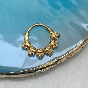 Gold Plated Skull Hinged Segment Hoop Clicker Hoop 16 Gauge Septum Clicker daith